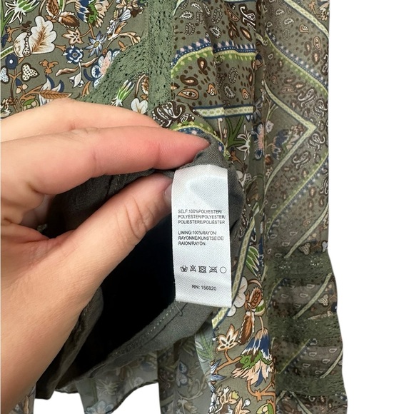 Allison New York | Floral Long Sleeve Blouse | Green | Lace Detail | Size XS - Picture 3 of 6